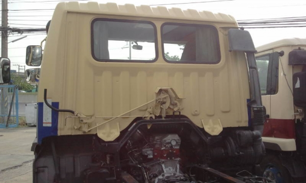 รถบรรทุก 6 ล้อใหญ่ HINO HITECH 215แรงม้า 6สูบ