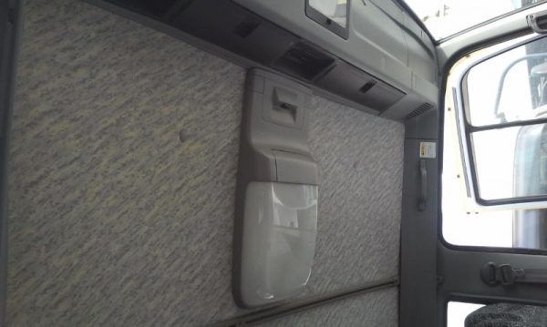 รถบรรทุก 6 ล้อใหญ่ HINO HITECH 215แรงม้า 6สูบ