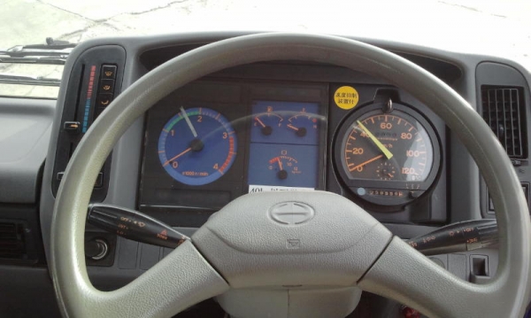 รถบรรทุก 6 ล้อใหญ่ HINO HITECH 215แรงม้า 6สูบ