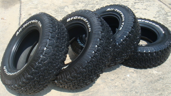 ขายยาง BF Goodrich Allterrain 265 70 r16 ปี11 สวยๆ