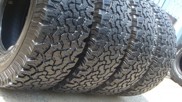 ขายยาง BF Goodrich Allterrain 265 70 r16 ปี11 สวยๆ