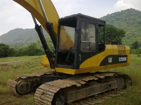ขายรถแบ็คโฮ CAT E200B เอกสารเล่มทะเบียน  โซ่ดี เครื่อง 6D15 turbo