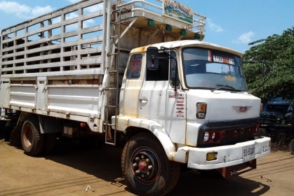 ขาย 6ล้อใหญ่ไม่ดั๊ม HINO KR320 เครื่องเดิมEH100 150แรง แห้งๆ ไม่หลวม ช่วงล่างใหญ่ คัสซีสวย ยาง900ขอบ20 สวย6เส้น กระบะ5.80ม.เหล็กทั้งลูก เปิดข้างได้ ไม่ดั๊ม พ.พาวเวอร์ พร้อมใช้ พร้อมลุยงาน ราคาต่อรองได้ครับ