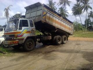 ขายด่วน ลดสุดๆ อีซูซุ JCM 10ล้อ เพลาเดียว หัวร็อกกี้ เครื่องอีซูซุ 6HE(195) เบรคทิฟฟี่ กระบะดั้มอลูมิเนียมไม่มีผุ คัทซีสวย ทะเบียนพร้อมโอน