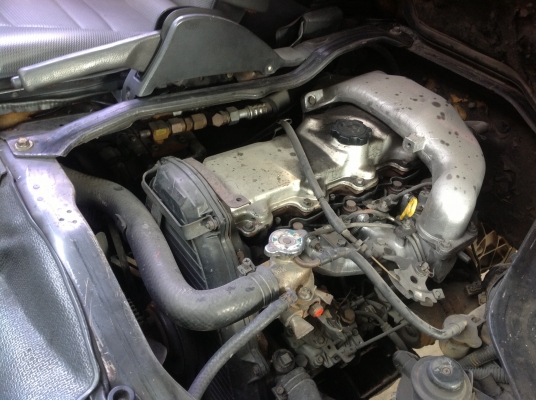 รถตู้โตโยต้าไฮเอด ปี1991 เครื่อง2500 2L สภาพสวย ติดต่อคุณไก่ 086-1237456