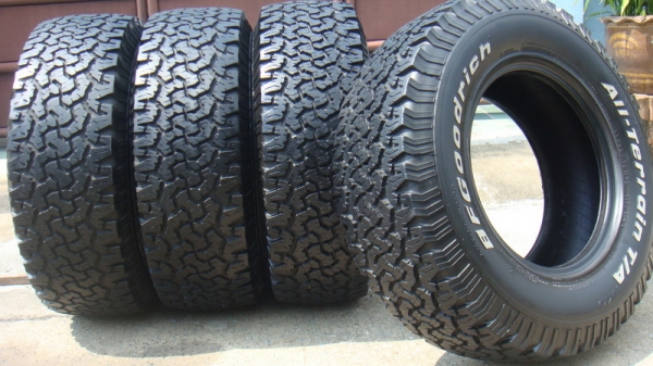 ขายยาง BF Goodrich Allterrain 265 70 r16 ปี10 สวยๆ