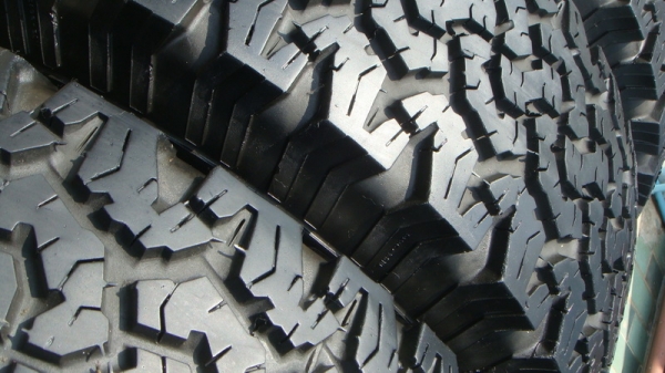 ขายยาง BF Goodrich Allterrain 265 70 r16 ปี10 สวยๆ