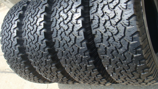 ขายยาง BF Goodrich Allterrain 265 70 r16 ปี10 สวยๆ