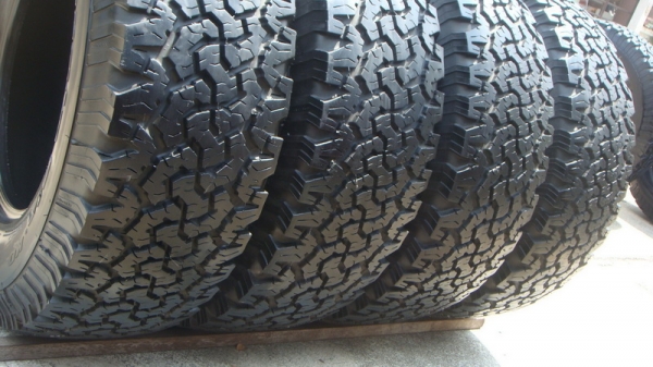 ขายยาง BF Goodrich Allterrain 265 70 r16 ปี10 สวยๆ