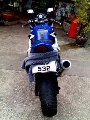 หนุ่ม ปราจีน : ขาย SUZIKI GSXR400 สวยๆ เครื่องแน่นๆ