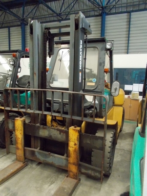 รถฟอร์คลิฟต์ (เบนซิน) ขนาด5ตัน Komatsu รุ่น:FG50-7 ซีเรียล:44984 ปี:2005 ชั่วโมง:3,907 นำเข้ายี่ปุ่น