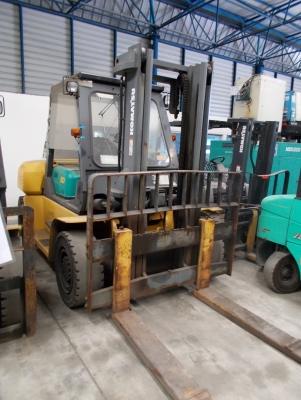 รถฟอร์คลิฟต์ (เบนซิน) ขนาด5ตัน Komatsu รุ่น:FG50-7 ซีเรียล:44984 ปี:2005 ชั่วโมง:3,907 นำเข้ายี่ปุ่น