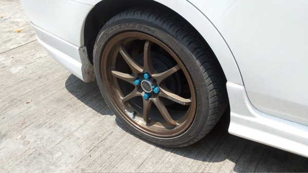 (คุณพี่จากบุรีรัมย์ส่งล้อมาแลกแล้วครับ ขอบคุณมากครับ)อยากแลกล้อแม็กขอบ 17 4 รู 100 ลายตามรูป แลกกับล้อแม็กขอบ 17 ลายอื่น ใส่มา 2 เดือน พอดีเบื่ออยากเปลี่ยนลายครับ สนใจติดต่อ คุณแม็ก โทร 080-5880791