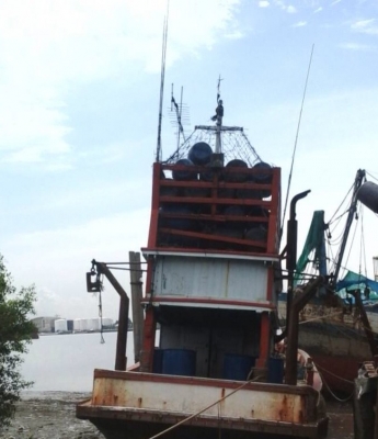 ขายเรือประมงอุปกรณ์พร้อมใช้งาน ขายเรือประมงอุปกรณ์พร้อมใช้งาน