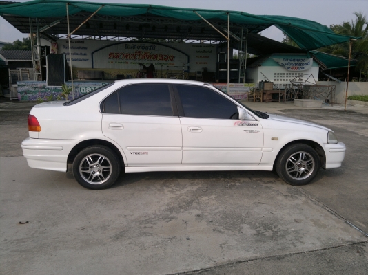 ขายถูกซีวิคตาโต สีขาว เครื่องVTEC1.6 หัวฉีด เกียร์ธรรมดา เบรคABS ดิสเบรค4ล้อ ขายถูกซีวิคตาโต สีขาว เครื่องVTEC1.6 หัวฉีด เกียร์ธรรมดา เบรคABS ดิสเบรค4ล้อ