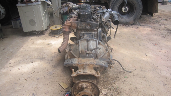 ขายเครื่องยนต์ อีซูซุ 4BE1 ฝาดำ 110 แรงม้า พร้อมเกียร์ มีใบคุม