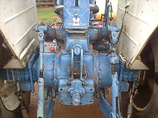 ขายรถไถฟอร์ด 6600 T5 สภาพพร้อมใช้งาน เครื่องดี มีแต่ผานดันหน้า ยาง 70\% เอกสารเล่มทะเบียนครับ ราคาต่อรองได้