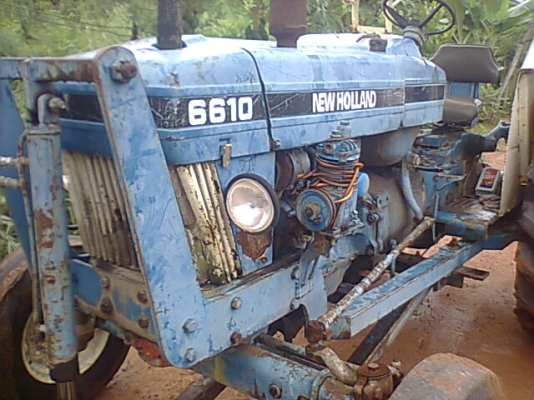 ขายรถไถฟอร์ด 6600 T5 สภาพพร้อมใช้งาน เครื่องดี มีแต่ผานดันหน้า ยาง 70\% เอกสารเล่มทะเบียนครับ ราคาต่อรองได้