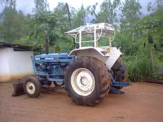 ขายรถไถฟอร์ด 6600 T5 สภาพพร้อมใช้งาน เครื่องดี มีแต่ผานดันหน้า ยาง 70\% เอกสารเล่มทะเบียนครับ ราคาต่อรองได้