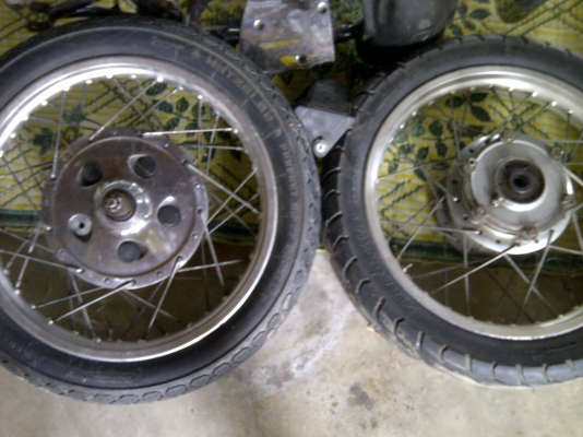 ขาย โครงsr400+ชุดล้อ+อื่นๆตามรูป 23000.-