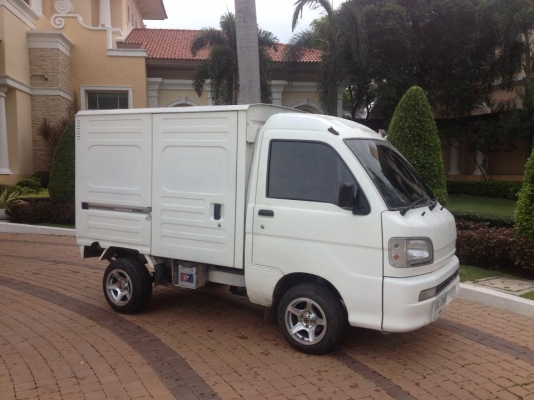 s200c หลังคาสูง ตู้ประตู 3 ด้าน เกียร์ออโต้ ทำสีใหม่ ล้อแม็กยางใหม่ ทบ.พร้อมโอน