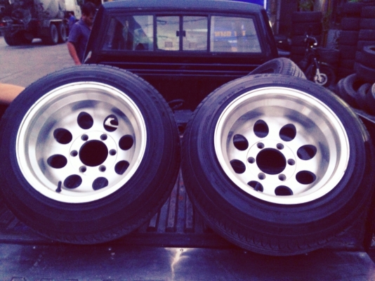 ขายล้อแมกซ์ดึงๆปริ้นๆ ลายหยดน้ำใหญ่ 6รู ขอบ 15 ล้นแน่นอนไม่ต้องสเปเซอร์