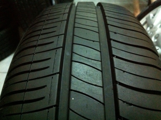 ขายล้อแม็ก Honda Brio 14 นิ้ว พร้อมยางสวยๆ 175/65R14 ขายล้อแม็ก Honda Brio 14 นิ้ว พร้อมยางสวยๆ 175/65R14