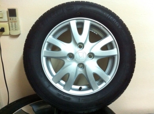 ขายล้อแม็ก Honda Brio 14 นิ้ว พร้อมยางสวยๆ 175/65R14