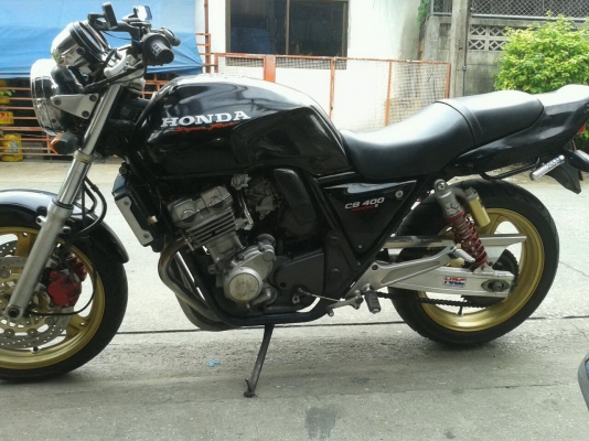 ปิดการขายชั่วคราวมีลูกค้าจอง honda cb400sf  superfour ราคา 39,999 บาท