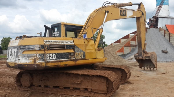 ขายด่วนCAT320 สภาพพร้อมใช้ เอกสารเล่มทะเบียน ไฟฟ้าพร้อม แอร์มี ช่วงล่างสวย รีจอง  0843923995