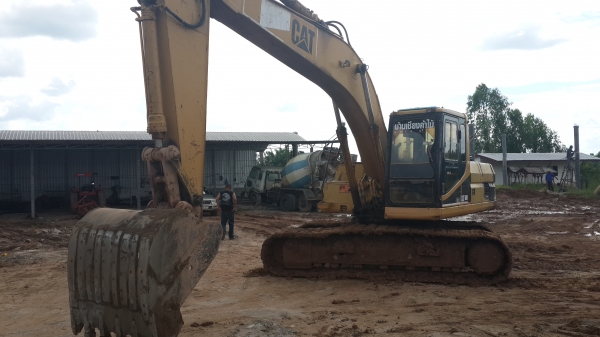 ขายด่วนCAT320 สภาพพร้อมใช้ เอกสารเล่มทะเบียน ไฟฟ้าพร้อม แอร์มี ช่วงล่างสวย รีจอง  0843923995