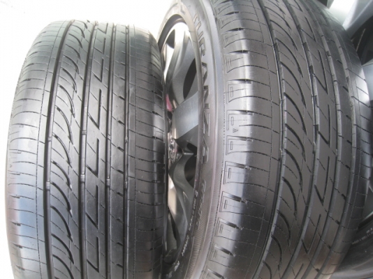 ขายล้อแม็ก Honda Accord 17"x7.5 " et55 5รู114.3 +ยางปี1712 ล้อทำสีมาใหม่ ไม่มีคด ไม่มีดุ้งครับ  สนใจติดต่อเล็กคลองสาม (081-3747940)