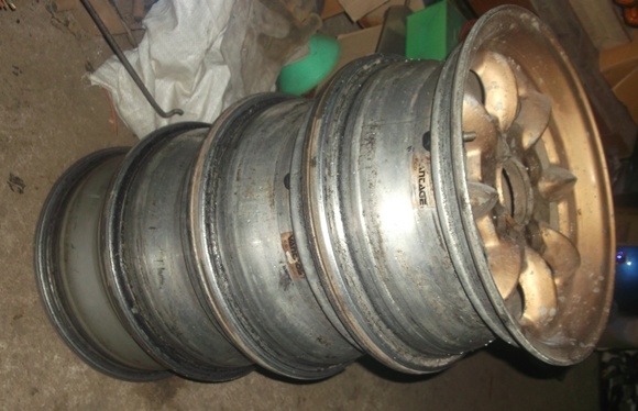 ขาย แม็กกล้วย ขอข13 ของเเท้ JAPAN 4 วง กว้าง 5.5จำนวน4รู110 ครับ +++