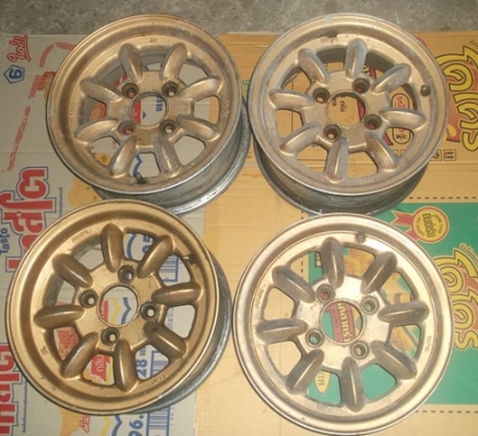 ขาย แม็กกล้วย ขอข13 ของเเท้ JAPAN 4 วง กว้าง 5.5จำนวน4รู110 ครับ +++