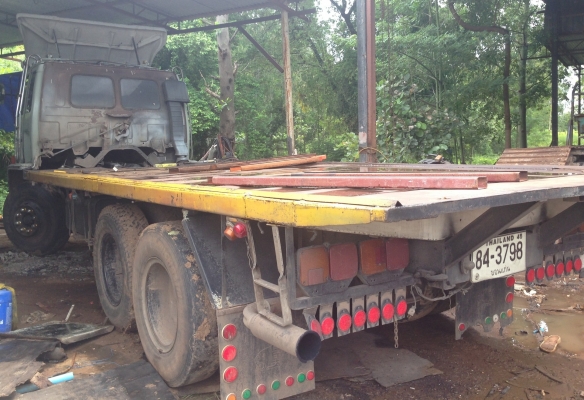 ISUZU ROCKY 175 HP 6BG1 สิบล้อเพลาเดียว กระบะพื้นเรียบความยาว 6 เมตรสภาพอย่างสวย เครื่องแห้งแรงดีไม่มีเยิ้ม หัวเก๋งสีสันบางเดิมๆ ภายในเก๋งคอนโซลสวยครบ พวงมาลัยเพาเวอร์ ระบบเบรคทริ๊ปฟี้ ช่วงล่างชุดเพลาของมิตซูบิชิ FUSO สภาพดีมากครับ ยางสภาพดี 10 เส้นประมาณ