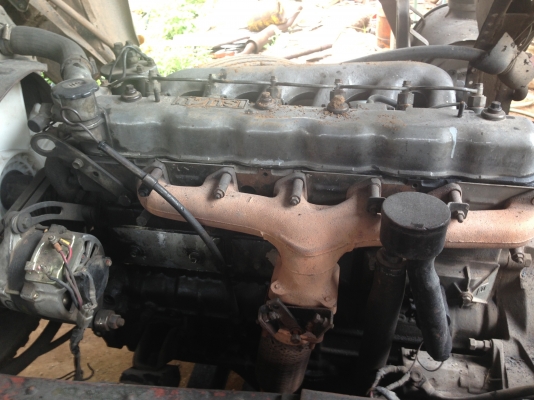 ISUZU ROCKY 175 HP 6BG1 สิบล้อเพลาเดียว กระบะพื้นเรียบความยาว 6 เมตรสภาพอย่างสวย เครื่องแห้งแรงดีไม่มีเยิ้ม หัวเก๋งสีสันบางเดิมๆ ภายในเก๋งคอนโซลสวยครบ พวงมาลัยเพาเวอร์ ระบบเบรคทริ๊ปฟี้ ช่วงล่างชุดเพลาของมิตซูบิชิ FUSO สภาพดีมากครับ ยางสภาพดี 10 เส้นประมาณ