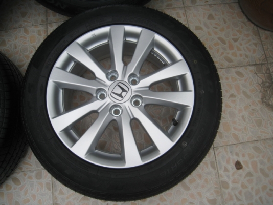 ขายล้อแม็ก Honda civic fb ป้ายแดง 16"x6.5" et45 5รู114.3 +ยางปี 3313 ตุ่มหน้ายางและสีมีทุกเส้นครับ สนใจติดต่อเล็กคลองสาม (081-3747940)