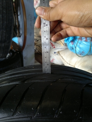 ขายยาง MAXXIS 215/50ZR17 มี 3 เส้น