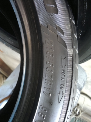 ขายยาง MAXXIS 215/50ZR17 มี 3 เส้น