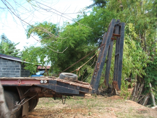 รถบรรทุกรถเกี่ยวข้าว