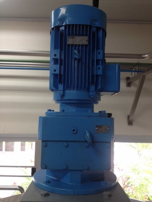 ขายถังสแตนเลส(เกรด 316) พร้อมใบกวน 2 ใบ ขนาด 4,000 ลิตร มอเตอร์ขับของเยอรมัน พร้อมใช้งานทุกตัวครับ