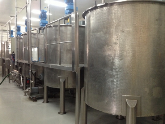 ขายถังสแตนเลส(เกรด 316) พร้อมใบกวน 2 ใบ ขนาด 4,000 ลิตร มอเตอร์ขับของเยอรมัน พร้อมใช้งานทุกตัวครับ