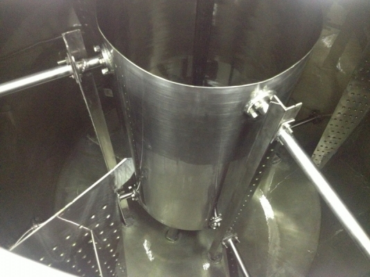 ขายถังสแตนเลส(เกรด 316) พร้อมใบกวน 2 ใบ ขนาด 4,000 ลิตร มอเตอร์ขับของเยอรมัน พร้อมใช้งานทุกตัวครับ