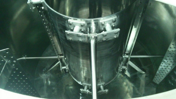 ขายถังสแตนเลส(เกรด 316) พร้อมใบกวน 2 ใบ ขนาด 4,000 ลิตร มอเตอร์ขับของเยอรมัน พร้อมใช้งานทุกตัวครับ