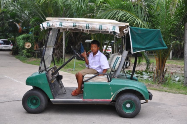 ขายรถกอล์ฟ CLUBCAR เครื่องยนต์ สภาพสวยเดิมจากญี่ปุ่นยังไม่เคยใช้ในไทย 42,000 เท่านั้น