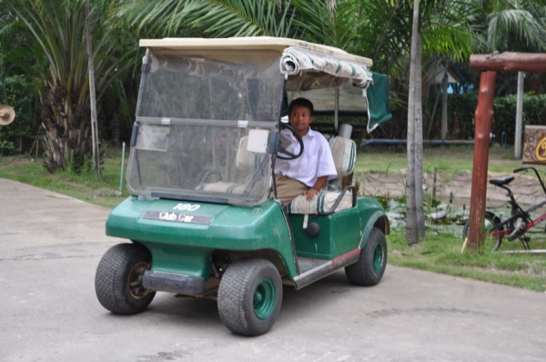 ขายรถกอล์ฟ CLUBCAR เครื่องยนต์ สภาพสวยเดิมจากญี่ปุ่นยังไม่เคยใช้ในไทย 42,000 เท่านั้น