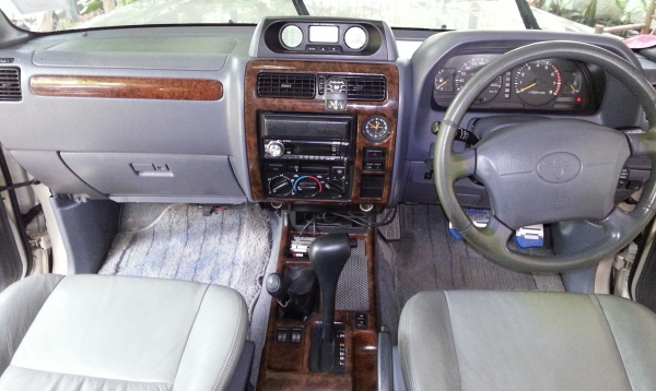 prado สวย มือเดียว ปี1997 auto เบาะหนังvip แก็สlpg หัวฉีด