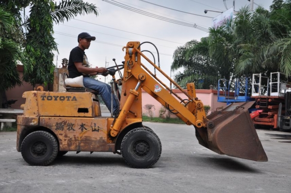 ขายรถตักเล็ก TOYOTA SG7  สภาพสวยเดิมจากญี่ปุ่น ขายถูกๆ68,000เท่านั้น!!