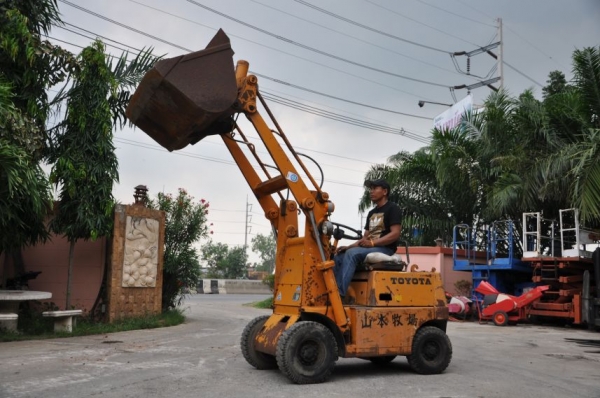 ขายรถตักเล็ก TOYOTA SG7  สภาพสวยเดิมจากญี่ปุ่น ขายถูกๆ68,000เท่านั้น!!