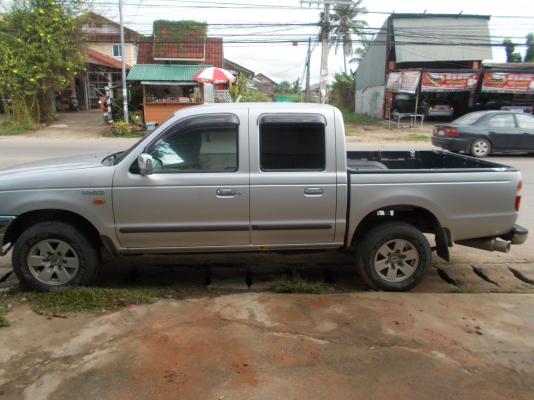 ขาย ฟอร์ด 4 ประตู ปี 2003 ABS,Air BAG , เครื่อง 1J,LPG ราคา 220,000